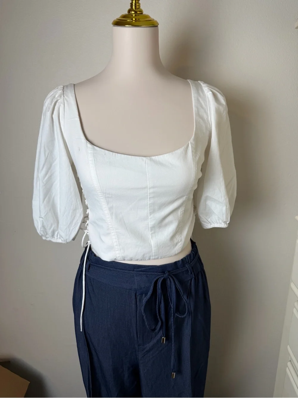Abercrombie & Fitch White Square-Neck Puff Sleeve Crop Top